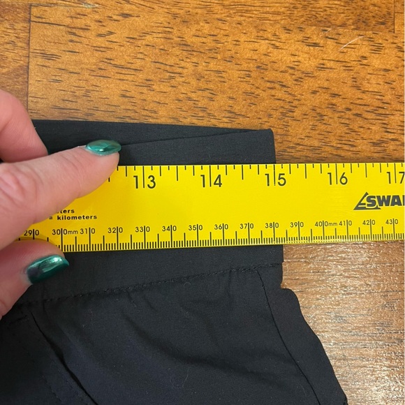 Columbia Women’s anytime casual black Capri size medium - Picture 3 of 8